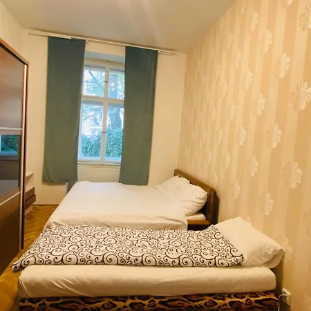 In 2 Square Апартаменты Прага