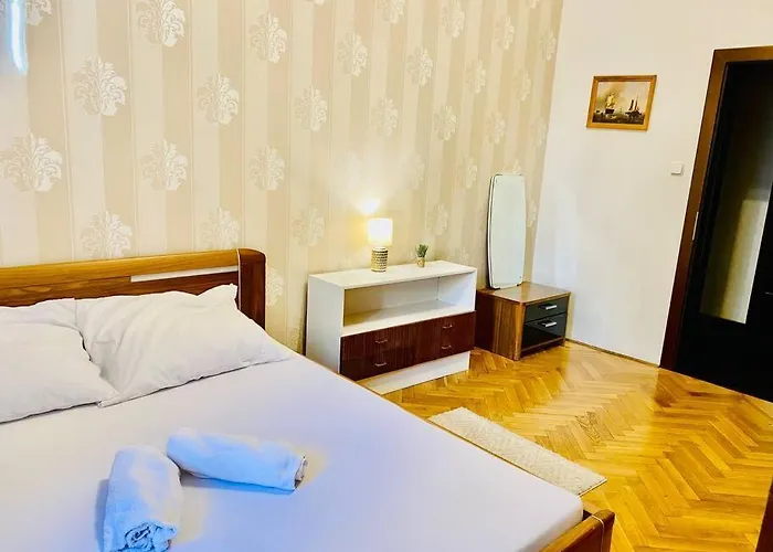 In 2 Square Апартаменты *