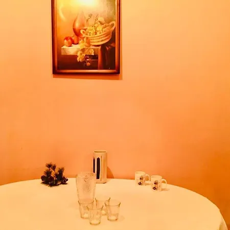 Apartment In 2 Square Prague