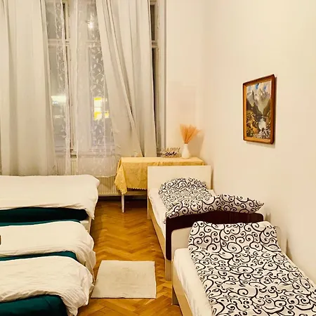 In 2 Square Apartmán *